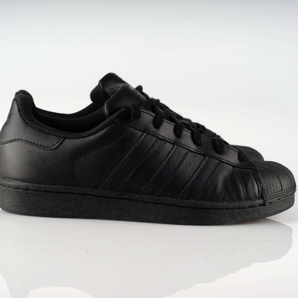 Adidas Superstar - Core Black - Big Boys Size 6 - Fits Women Size 8 - Picture 3 of 6